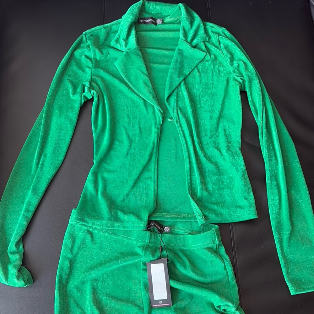 Pretty little things green set